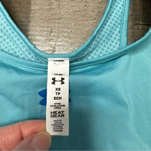 NWT Under Armour Fitted Tank Top size XS - Picture 2 of 8